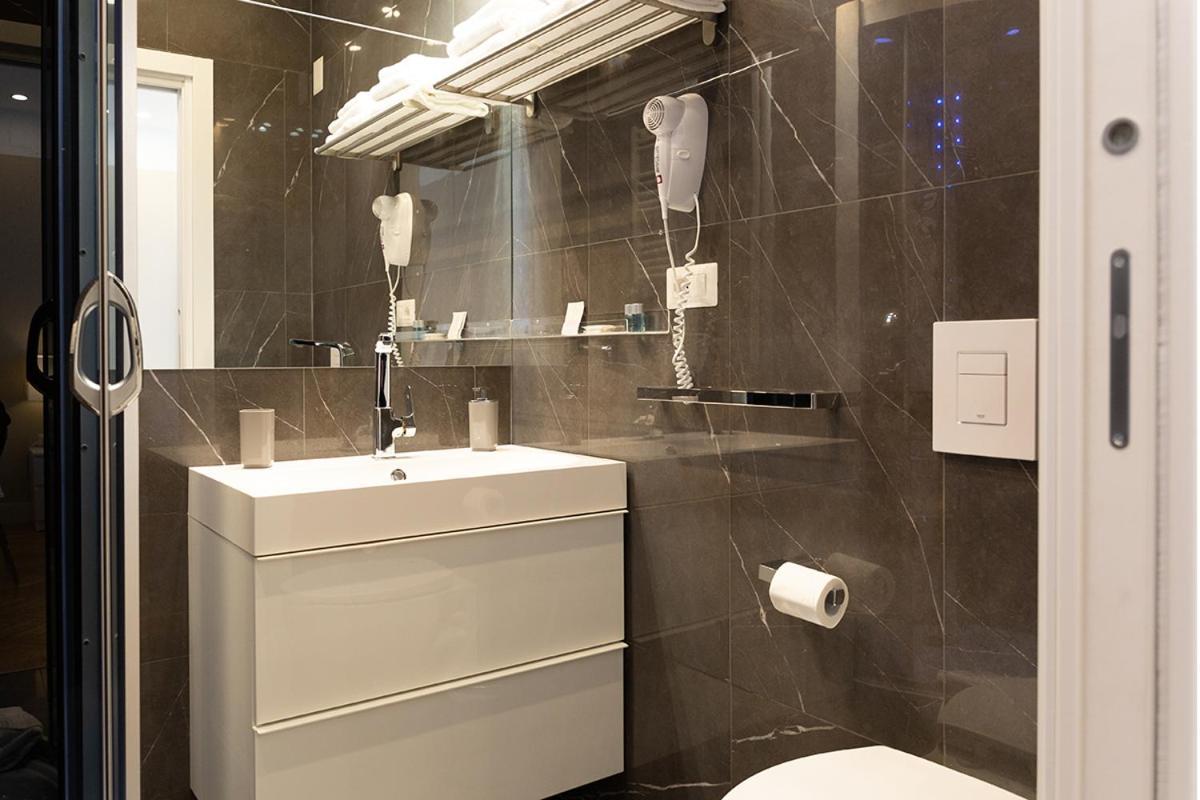 Pescara Centro Luxury Suite II Deluxe Rooms Exterior photo